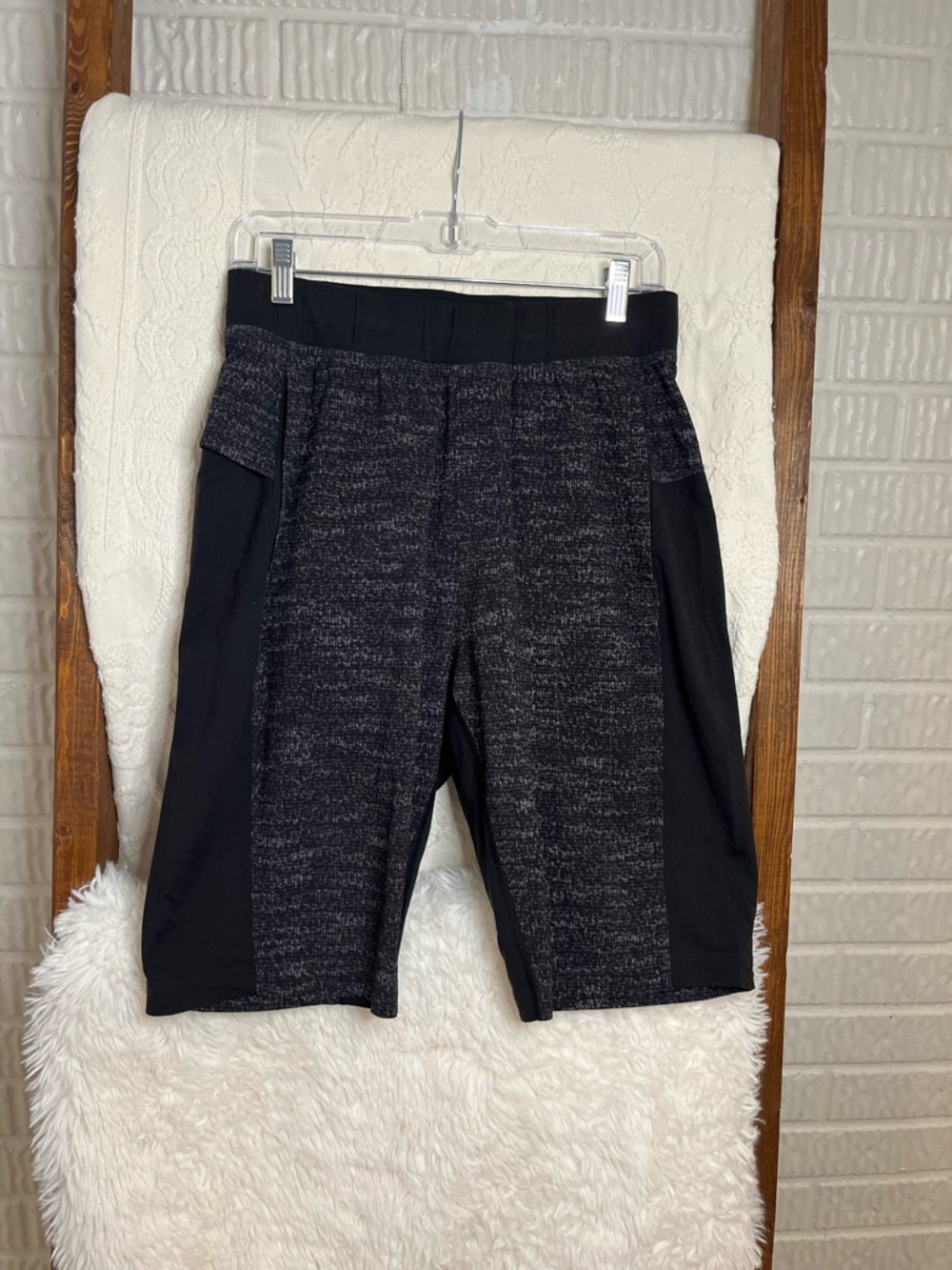 Lululemon Men's T.H.E. Short 9" Linerless - Heathered Grey - Medium